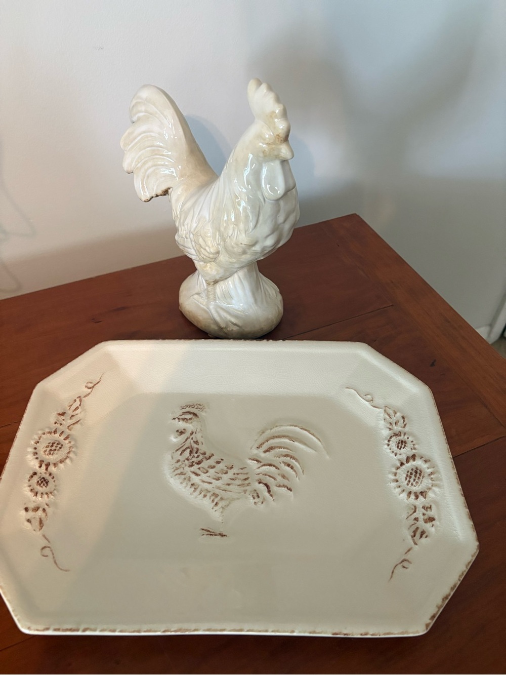 Farmhouse Ceramic Rooster Figurine & Decorative Platter Set Cream